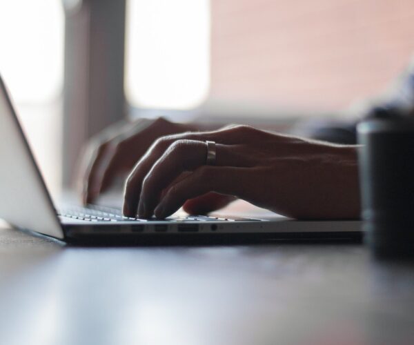 Les atouts des générateurs d&rsquo;images et de textes basés sur l&rsquo;IA